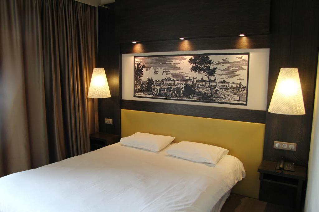 Double Room Balcony Pool Side